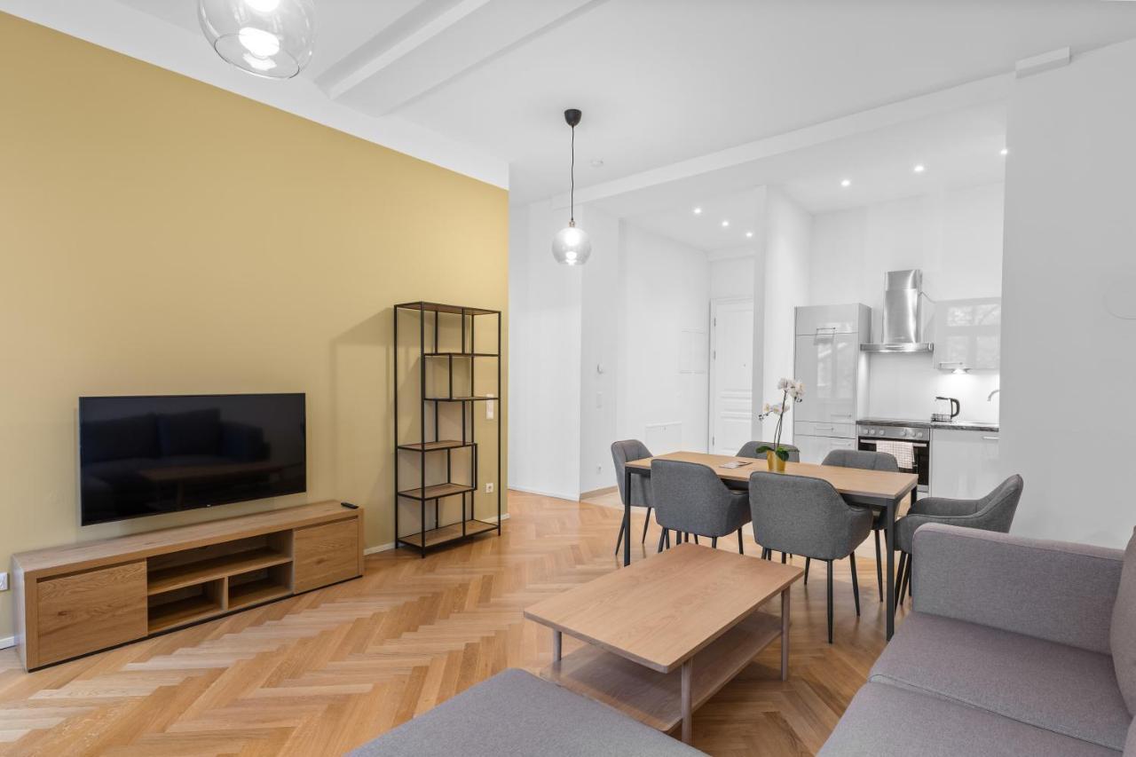 Chic Residences #suite 6 * Brand New * Apartment